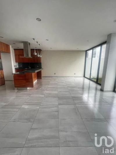 Renta Casa con Roof Garden, en Fraccionamiento Privado en Solares, Zapopan, Ja