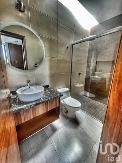 Renta Casa con Roof Garden, en Fraccionamiento Privado en Solares, Zapopan, Ja