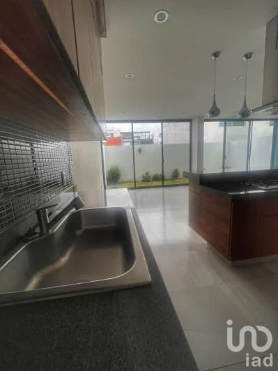 Renta Casa con Roof Garden, en Fraccionamiento Privado en Solares, Zapopan, Ja