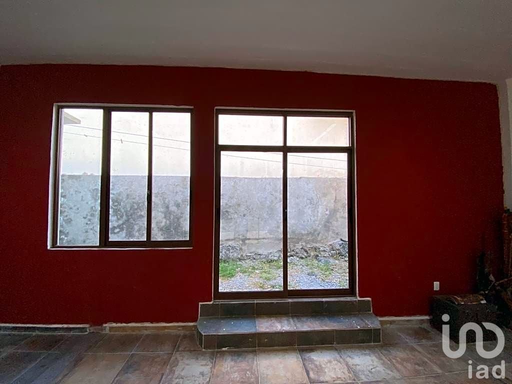 CASA EN VENTA CON GRAN TERRENO EN FRACCIONAMIENTO DE JIUTEPEC, MORELOS.