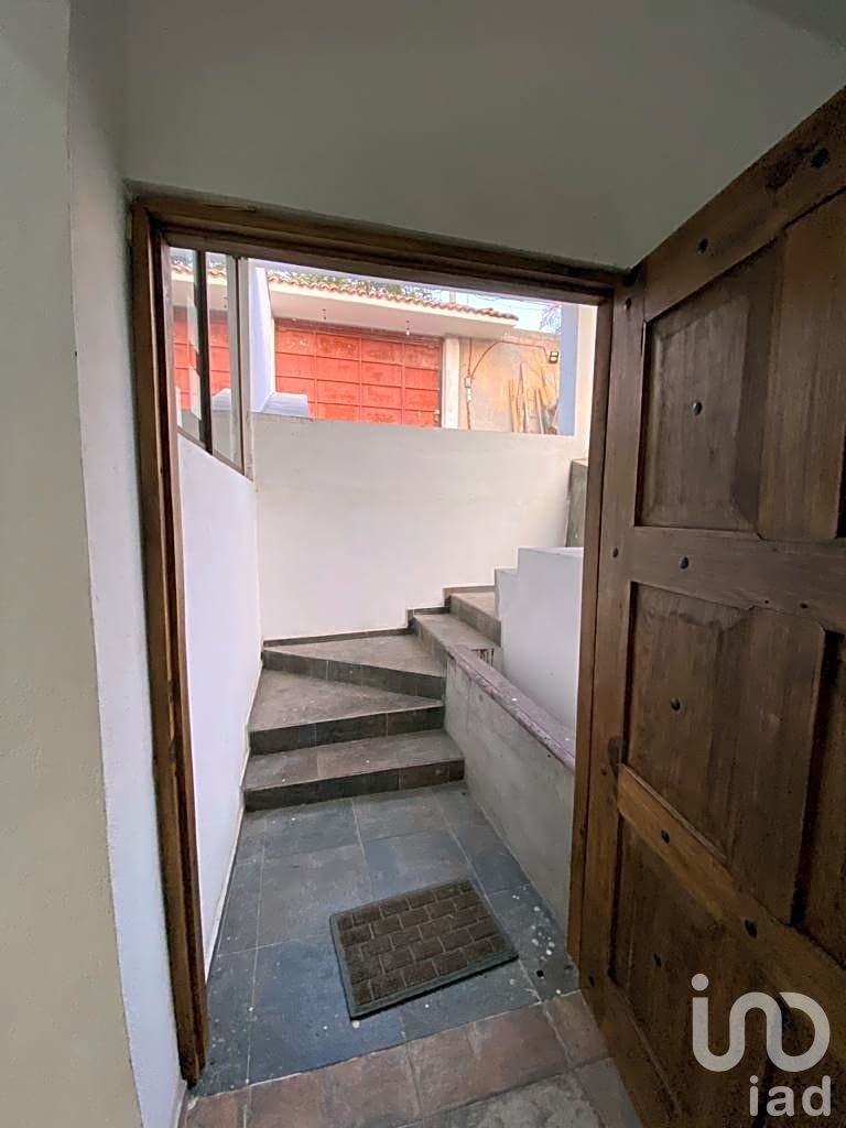 CASA EN VENTA CON GRAN TERRENO EN FRACCIONAMIENTO DE JIUTEPEC, MORELOS.