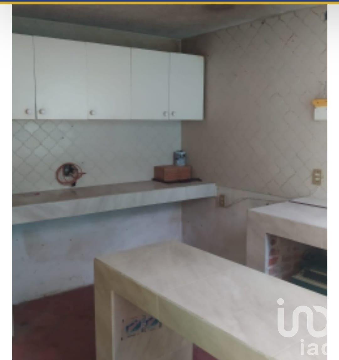 Casa en Venta con 2 deptos, Sn Juan del Rio, Qro