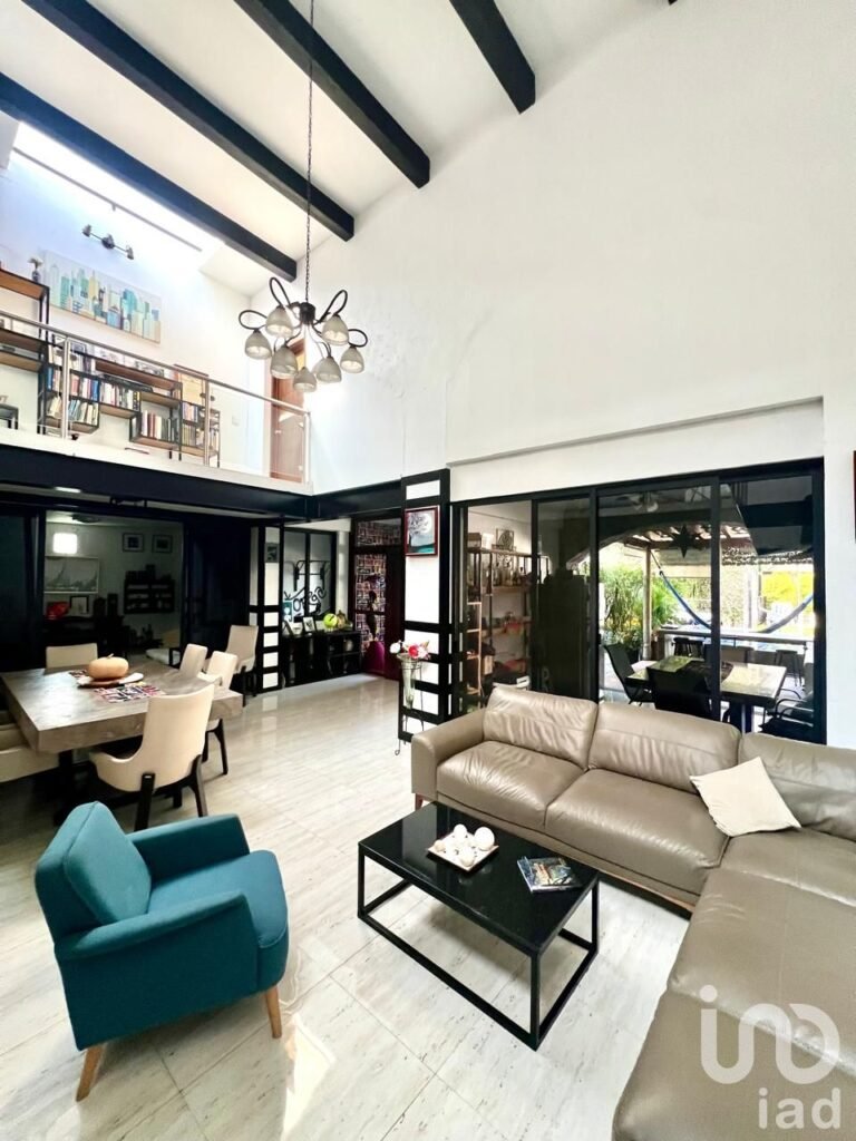 FRACCIONAMIENTO LAS FINCAS JIUTEPEC, MORELOS (CASA EN VENTA)