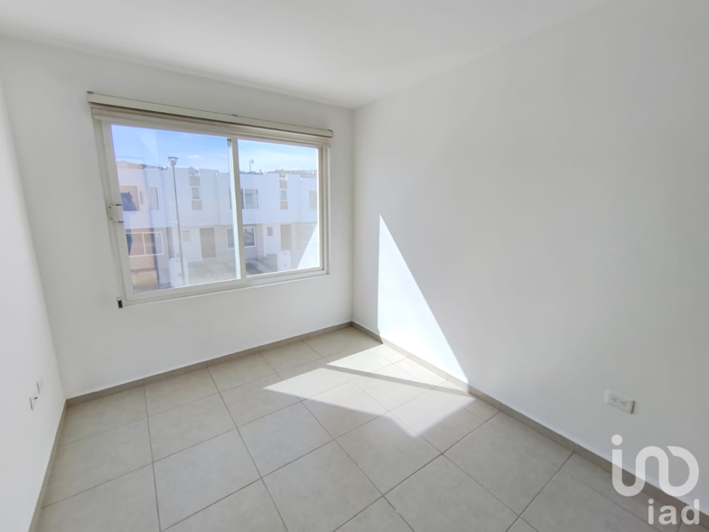 Venta de casa en Cto. canto Calabria,  col. Tres Cantos Residencial Querétaro, Querétaro