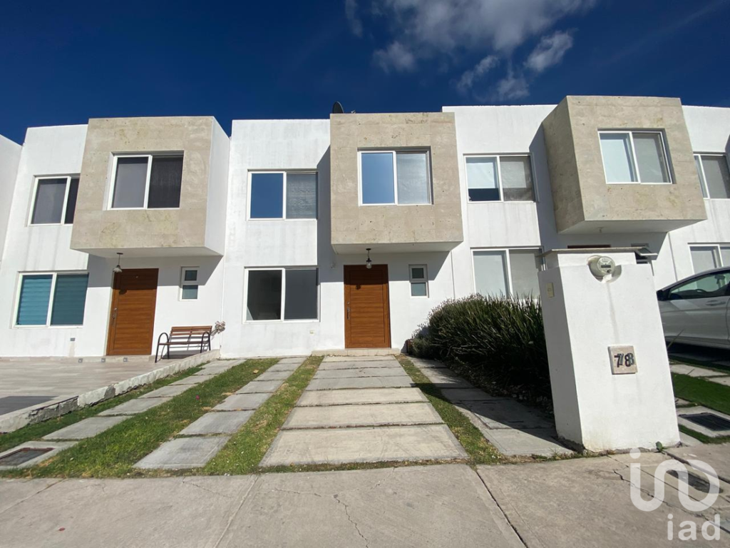 Venta de casa en Cto. canto Calabria,  col. Tres Cantos Residencial Querétaro, Querétaro