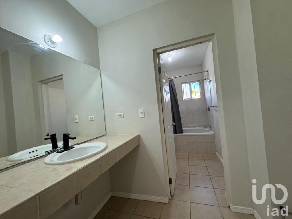 CASA DE TRES HABITACIONES EN ZONA LA SARZANA CD JUAREZ