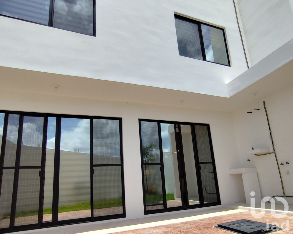 Casa Nueva en Venta en Cancún, 3 Recámaras, sobre Av. HUAYACÁN, con Amenidades Exclusivas