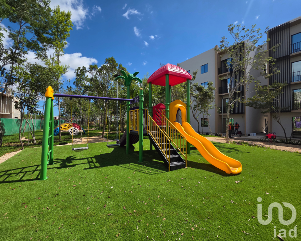 Departamento Nuevo en Venta en Cancún, sobre Av. Huayacán con Amenidades Exclusivas, 2 Recámaras