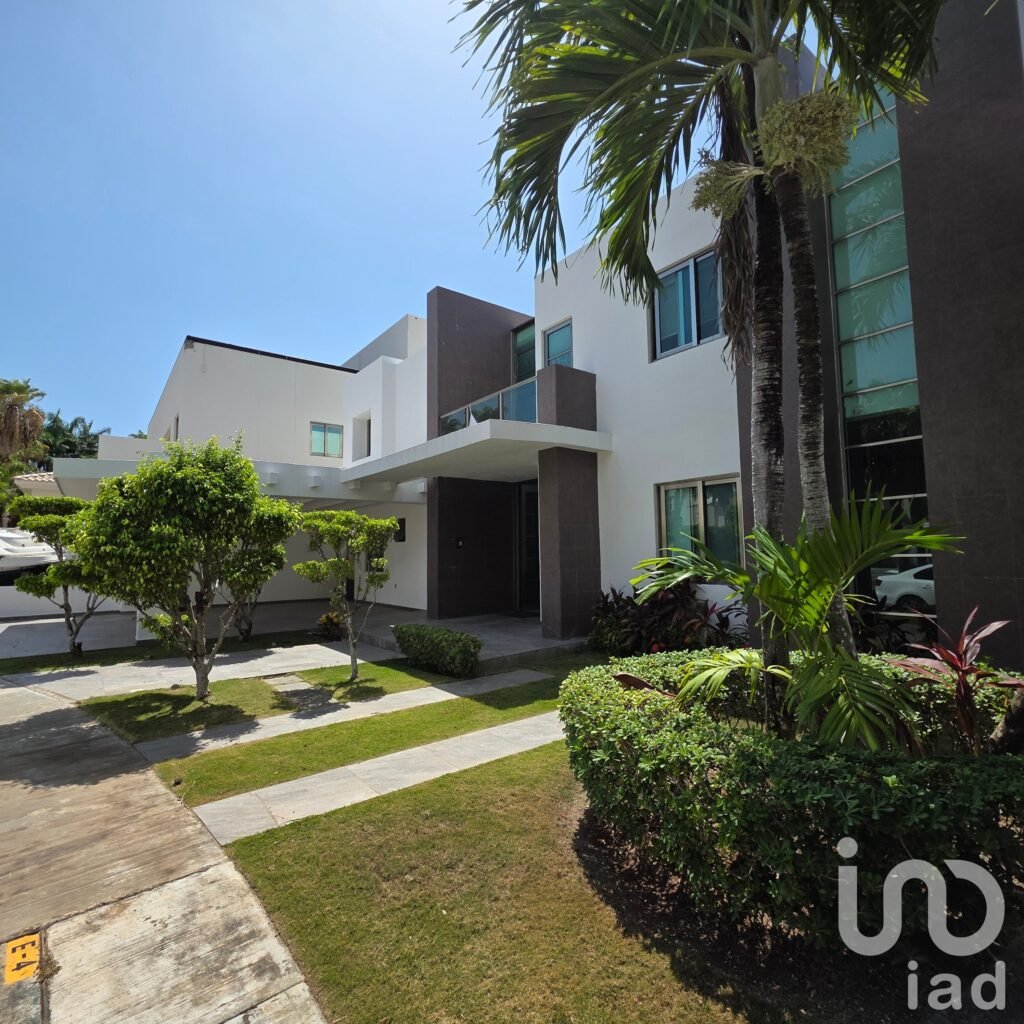 Casa en Venta en Villa Magna, Desarrollo Premium y Exclusivo, 4 Recámaras