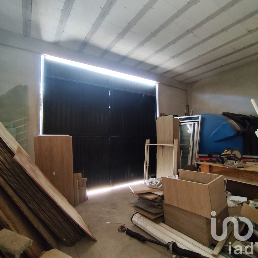 Bodega en Venta en Cancún, a 100 metros de Av. Huayacán