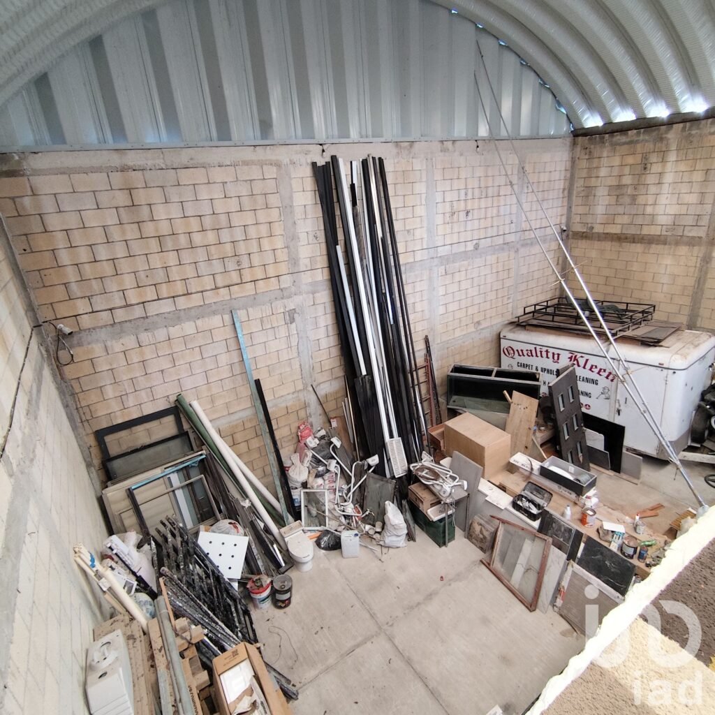 Bodega en Venta en Cancún, a 100 metros de Av. Huayacán