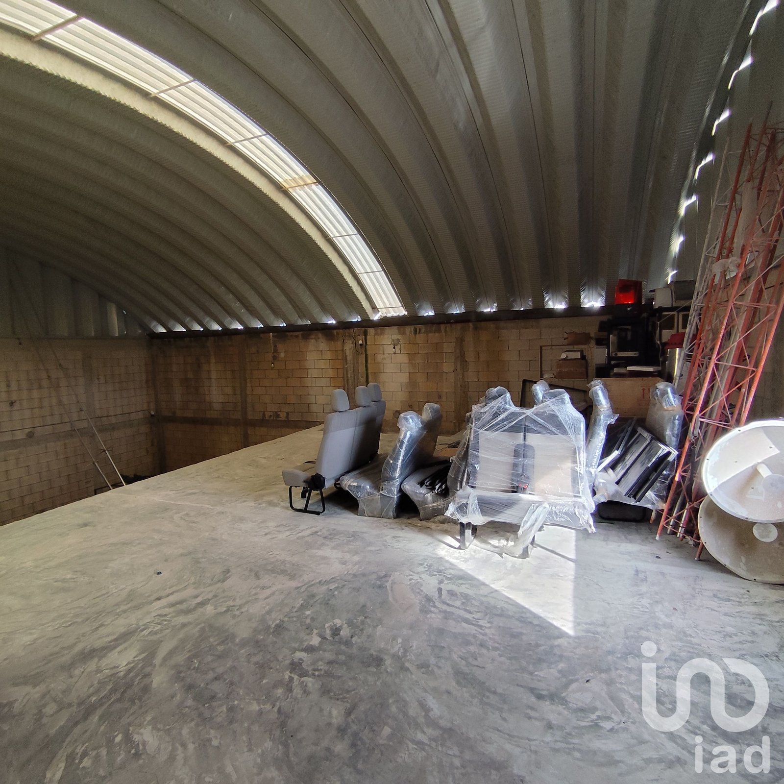 Bodega en Venta en Cancún, a 100 metros de Av. Huayacán