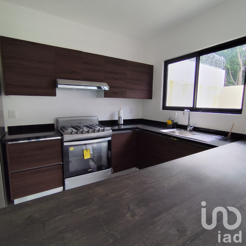 Casa Nueva en Venta en Cancún (Polígono Sur), Residencial sobre Av. La Rioja