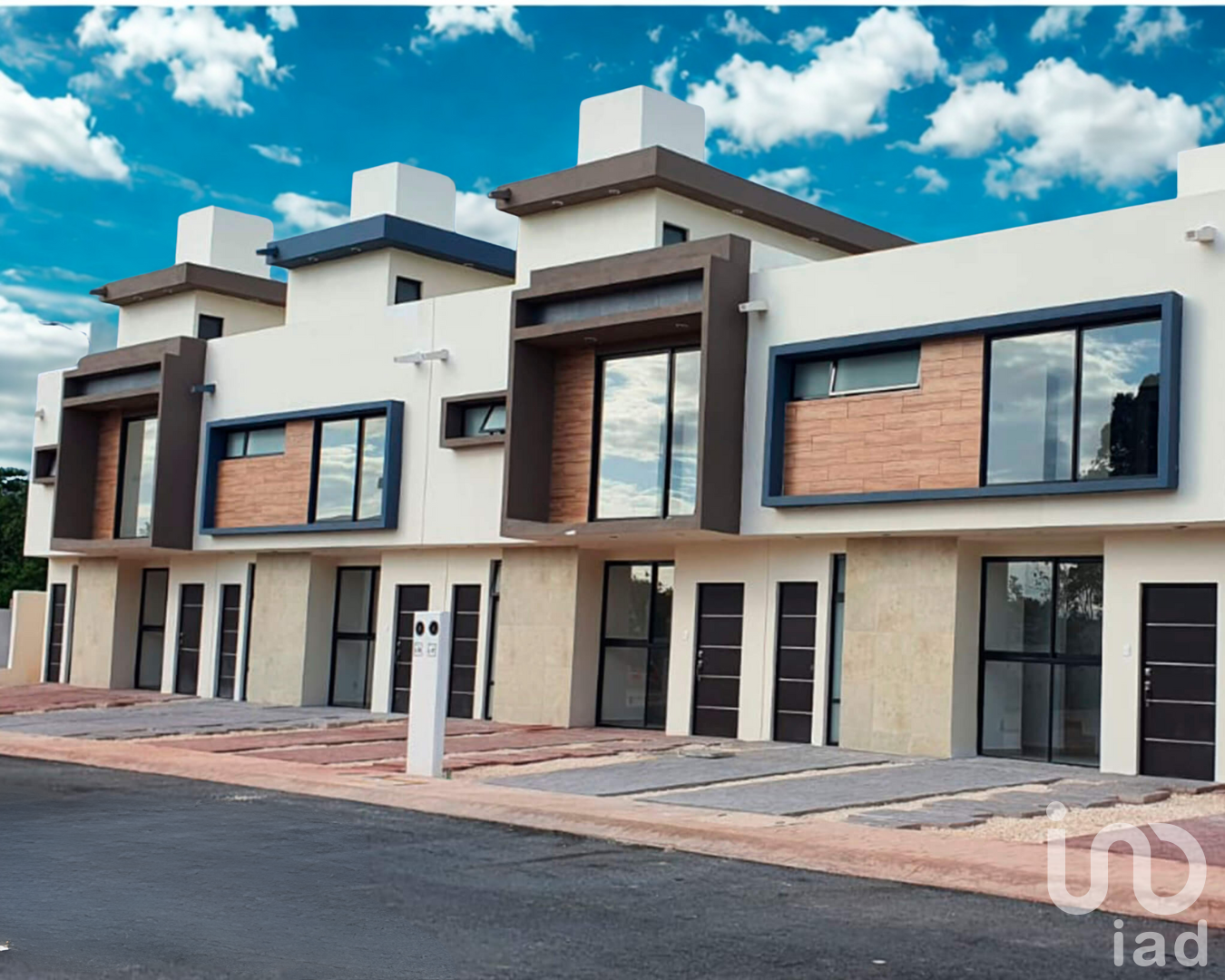 Casa Nueva en Venta en Cancún (Polígono Sur), Residencial sobre Av. La Rioja