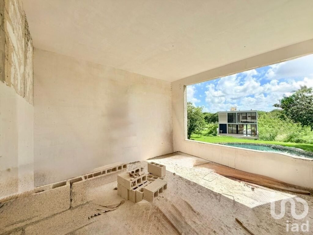 CASA EN VENTA FRENTE AL LAGO RESIDENCIAL ALTOZANO MERIDA YUCATAN