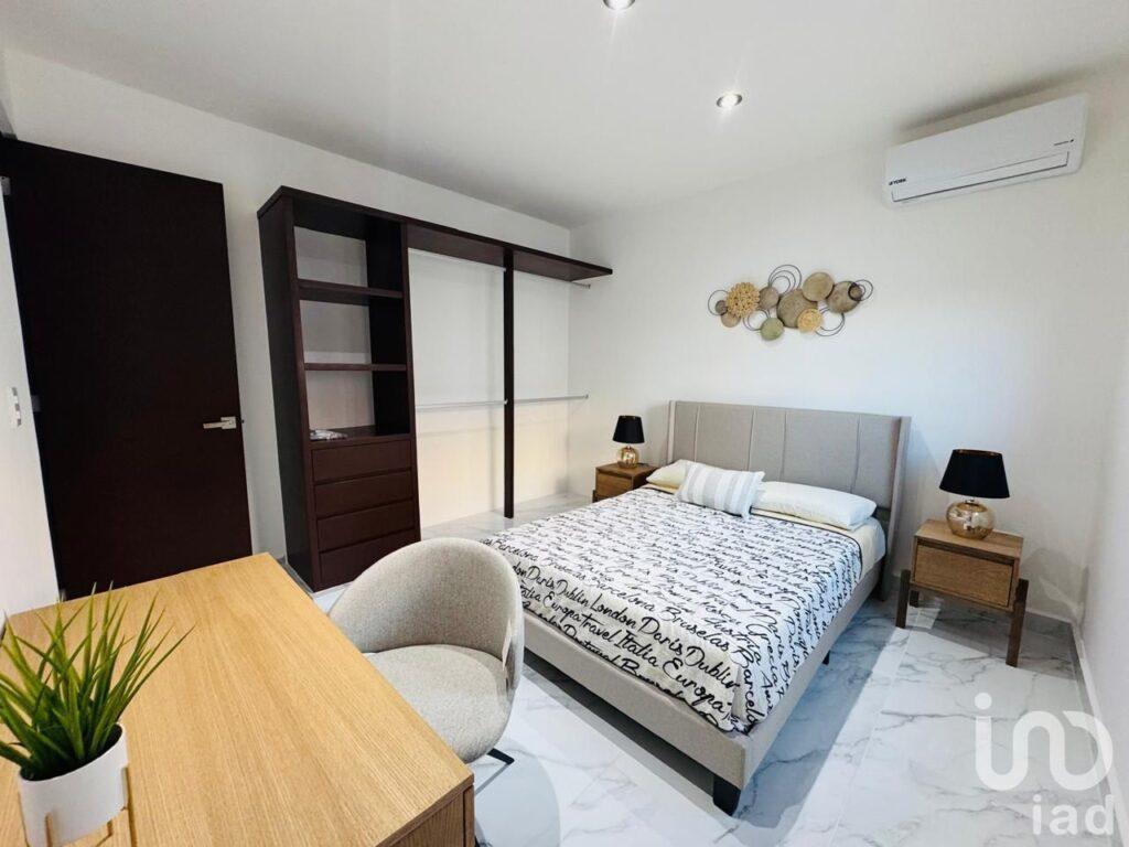 RENTA DE DEPARTAMENTO AMUEBLADO EN AV. HUAYACÁN, CONDOMINIO OMBÚ CANCÚN