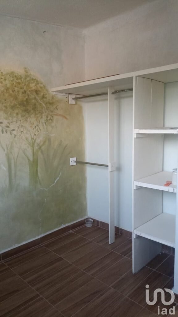CASA SOLA EN VENTA, C/Accesoria y departamento en CIVAC. Recursos Propios.