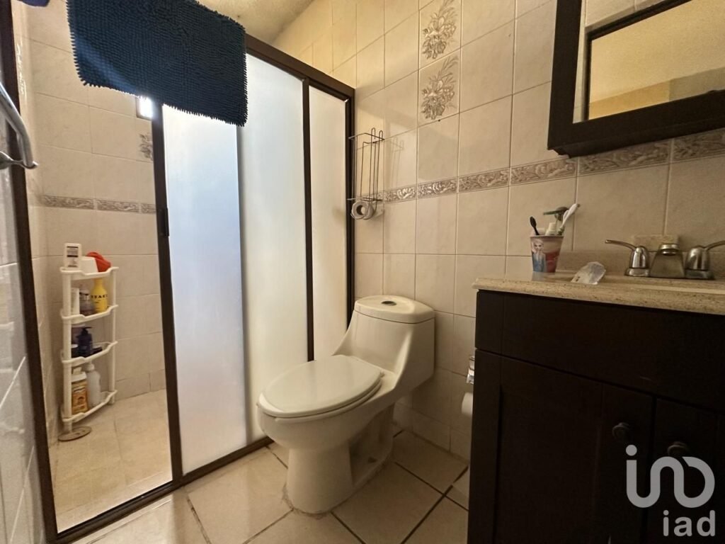 CASA DE DOS NIVELES EN VENTA EN FRACCIONAMIENTO ALAMEDA MAZATLAN SINALOA