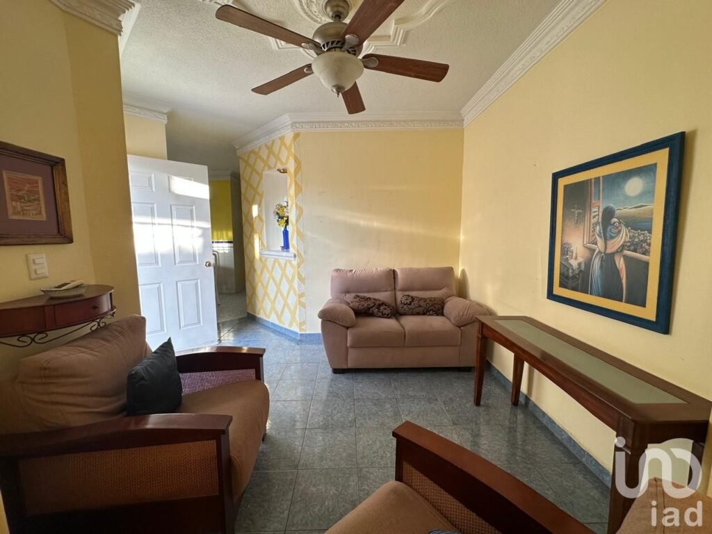 CASA DE DOS NIVELES EN VENTA EN FRACCIONAMIENTO ALAMEDA MAZATLAN SINALOA