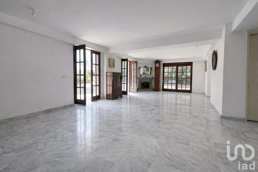 CASA EN VENTA PROPIA PARA HOTEL BOUTIQUE EN EL CENTRO DE CUERNAVACA.