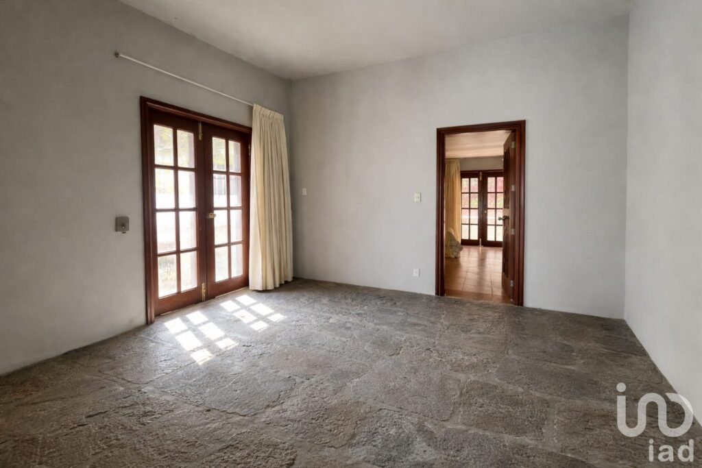 CASA EN VENTA PROPIA PARA HOTEL BOUTIQUE EN EL CENTRO DE CUERNAVACA.