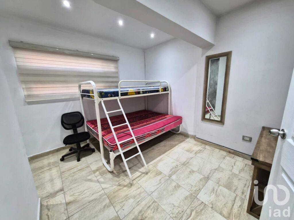 Departamento Amueblado en Renta con Serv. Zona Norte a 2 minutos de Teresiano