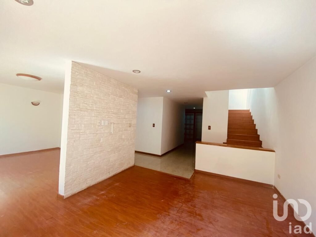 Casa con uso de suelo comercial en venta