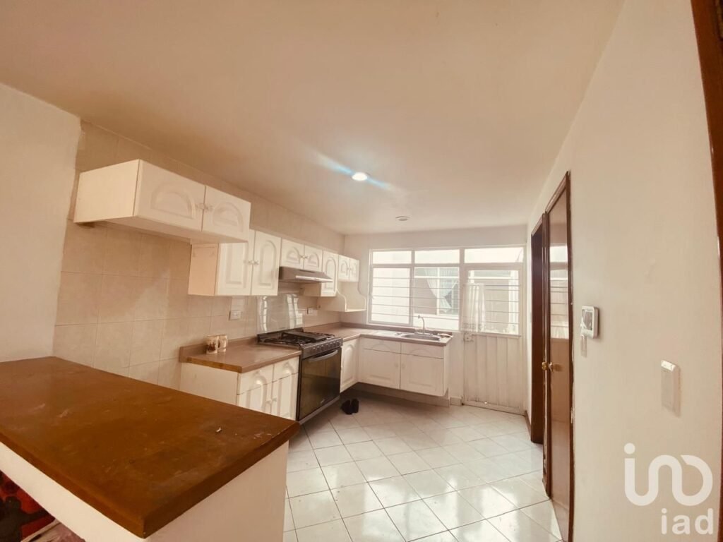 Casa con uso de suelo comercial en venta