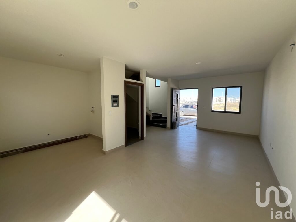 Casa Nueva en Venta en Fracc. Ancira Durango 3 Recámaras, 2.5 Baños, Cochera 2 Autos  Alta Plusvalia