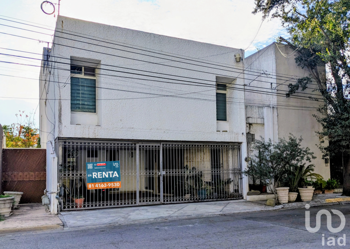 Casa en renta en Residencial San Agustin SPGG 3 recámaras
