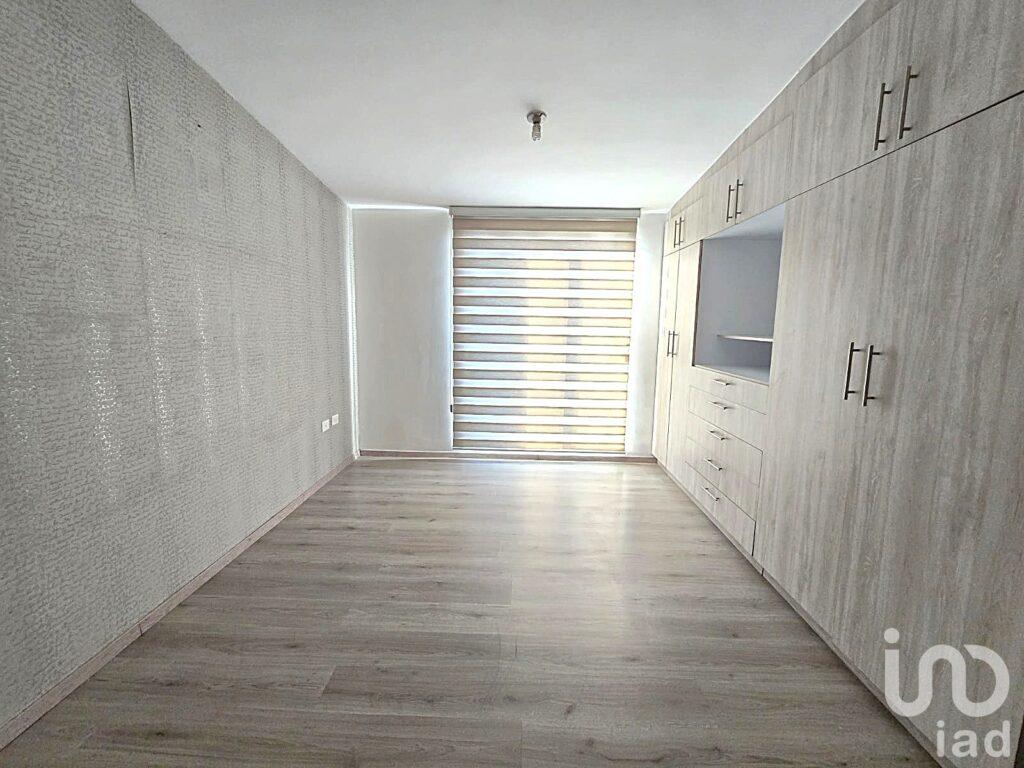 CASA EN VENTA CON HABITACION EN PLANTA BAJA, ZONA VOLKSWAGEN, CUAUTLANCINGO