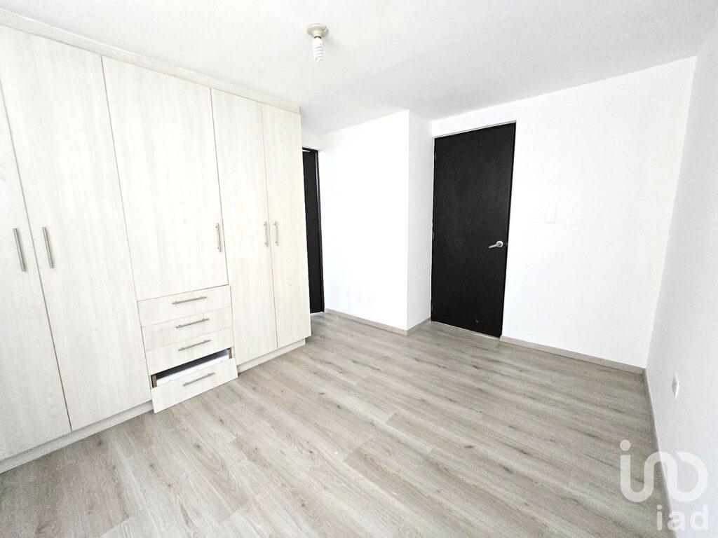 CASA EN VENTA CON HABITACION EN PLANTA BAJA, ZONA VOLKSWAGEN, CUAUTLANCINGO