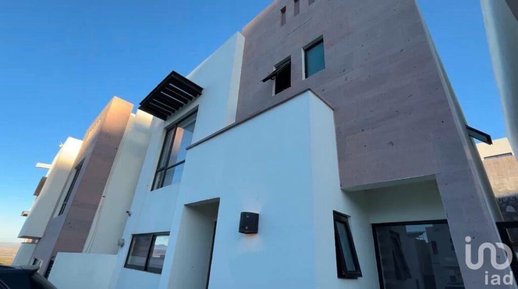 Casa en Venta, hab.  extras, para rentar, en  Fraccionamiento Bianco, Zibata, El Marques, Queretaro