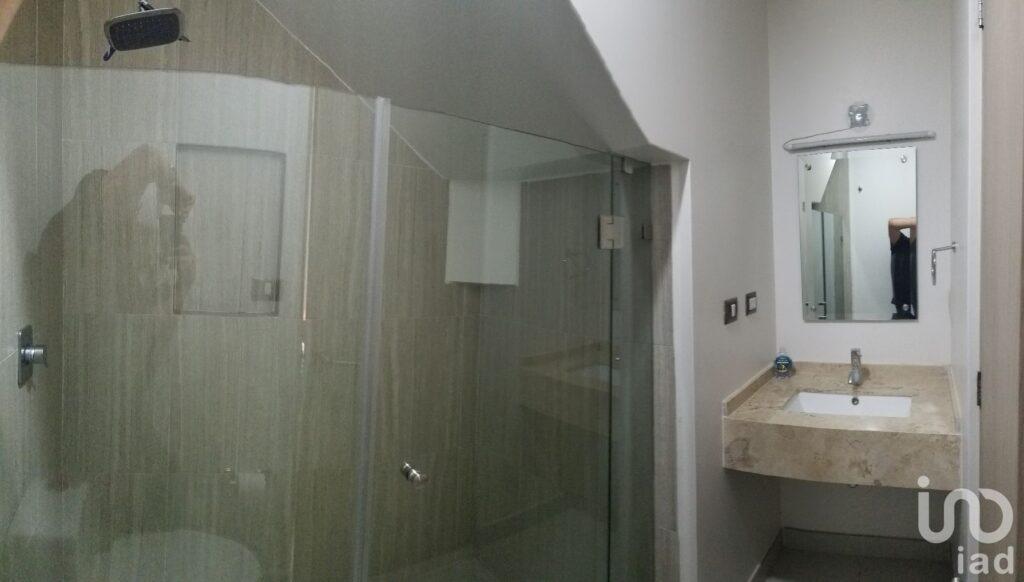 Casa en Venta, hab.  extras, para rentar, en  Fraccionamiento Bianco, Zibata, El Marques, Queretaro