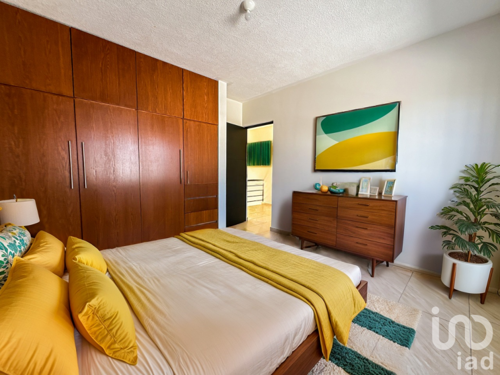 Venta de Casa en Fraccionamiento Privado, Céntrico, San Juan del Rio, Queretaro