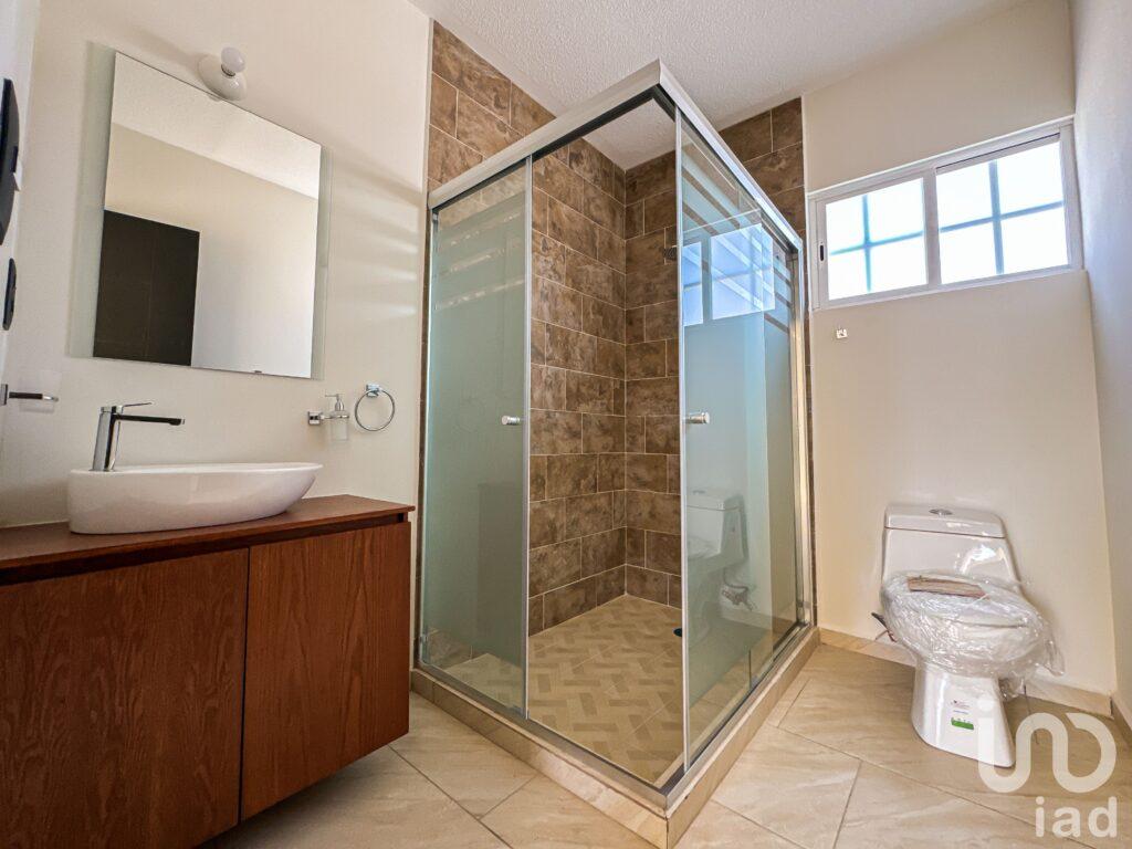 Venta de Casa en Fraccionamiento Privado, Céntrico, San Juan del Rio, Queretaro