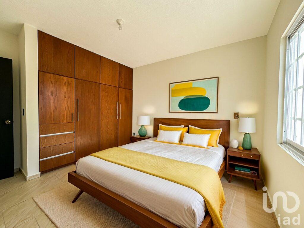 Venta de Casa en Fraccionamiento Privado, Céntrico, San Juan del Rio, Queretaro