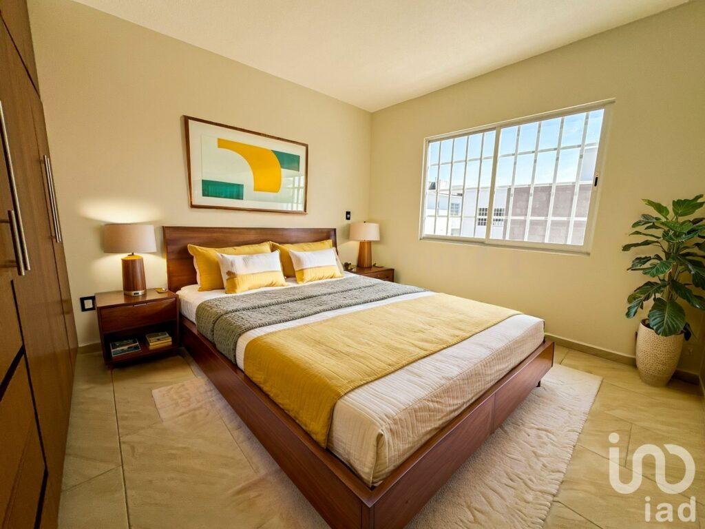 Venta de Casa en Fraccionamiento Privado, Céntrico, San Juan del Rio, Queretaro