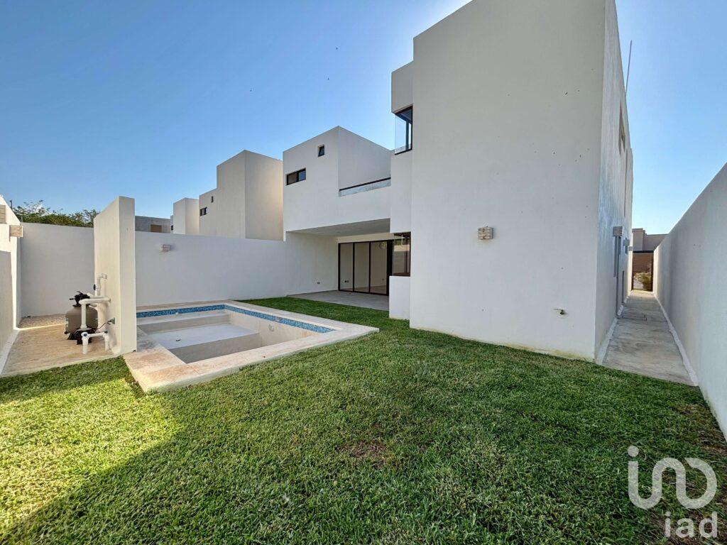 CASA EN VENTA EN RESIDENCIAL PARQUE NATURA MERIDA YUCATAN