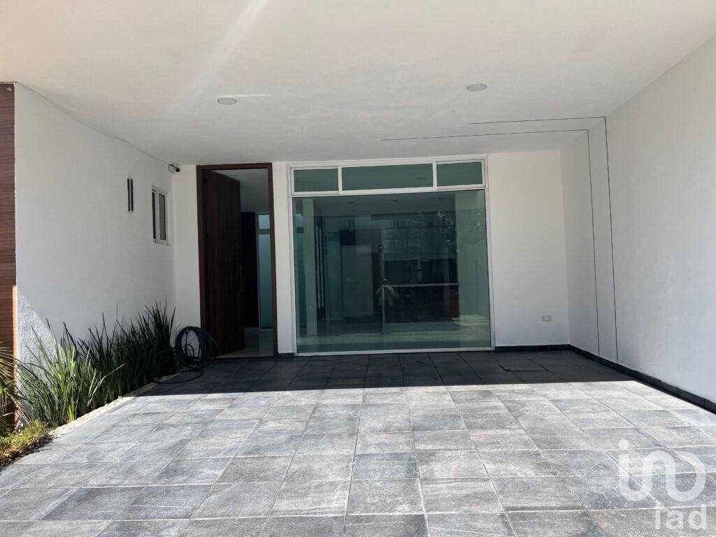 Casa En Venta En Zona Plaza San Diego, Dentro De Fraccionamiento