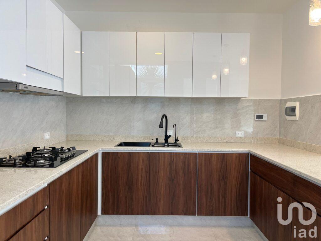 Casa En Venta En Zona Plaza San Diego, Dentro De Fraccionamiento