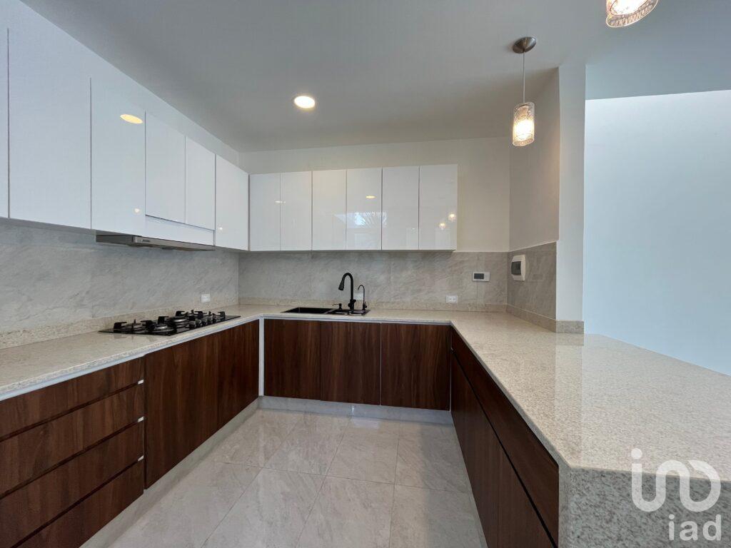 Casa En Venta En Zona Plaza San Diego, Dentro De Fraccionamiento