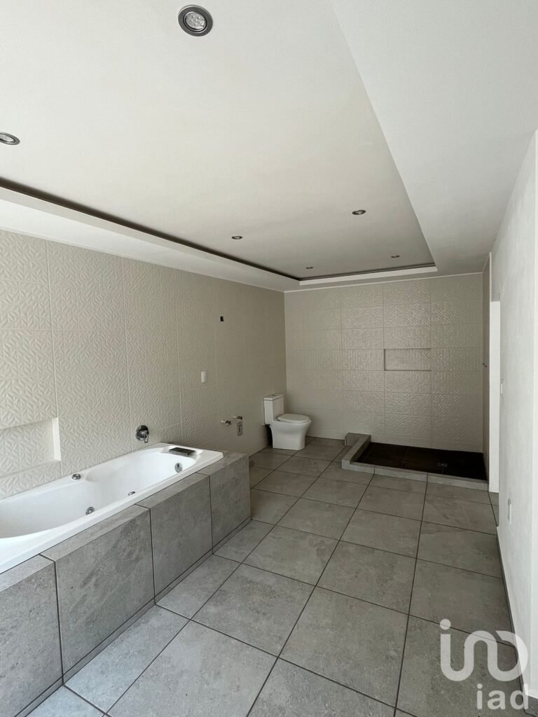 VENTA DE CASA EN VISTA HERMOSA CUERNAVACA IDEAL PARA RESIDENCIA, SPA O CLINICA DE BELLEZA.