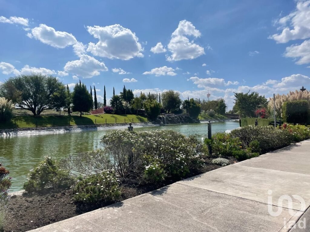 Terreno en venta en Corregidora Querétaro Faro de los cisnes