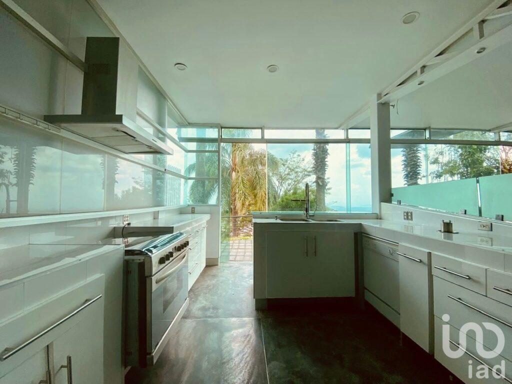 Hermosa cas en Cuernavaca con vista al tepozteco