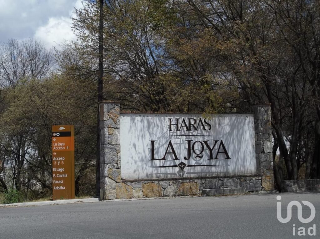 Terreno residencial en venta en Haras frac. La Joya 600m2