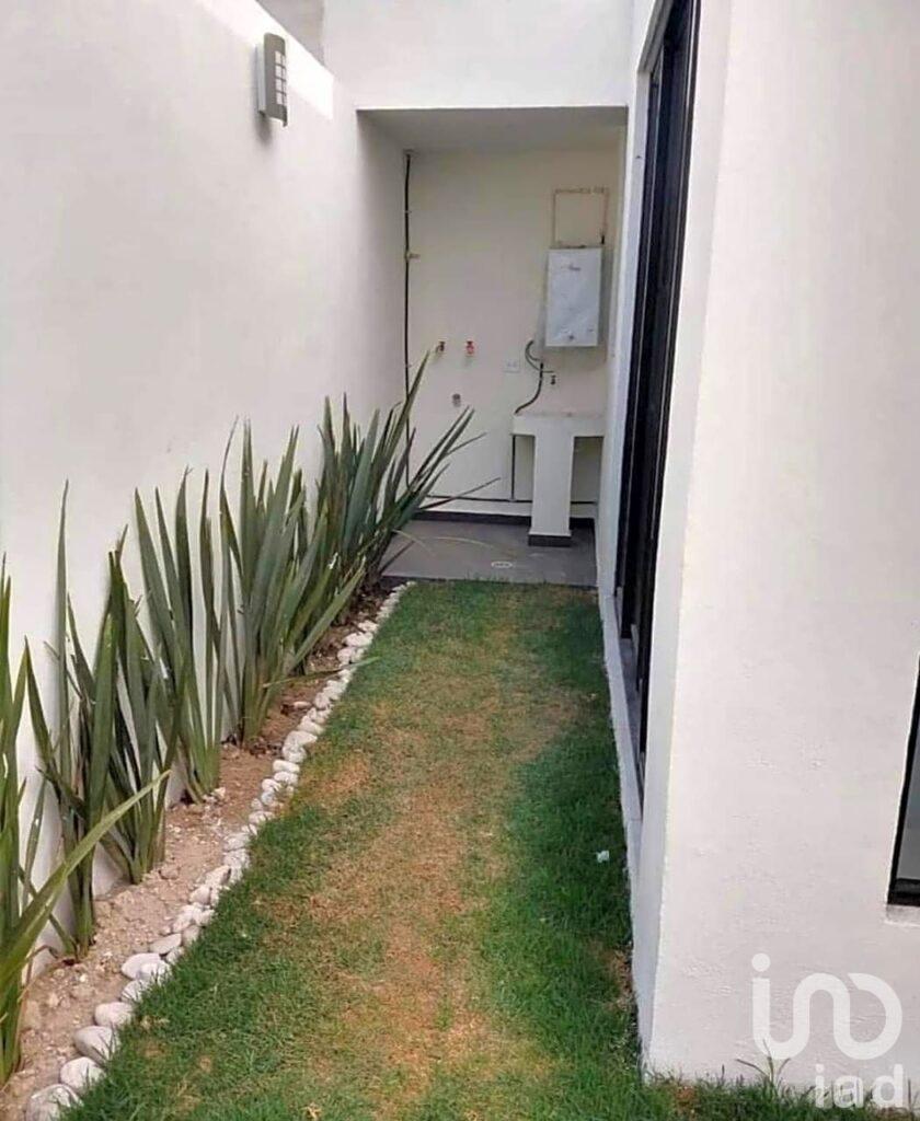 Casa en venta en Álamo Residencial - San Juan Cuautlancingo, Puebla.