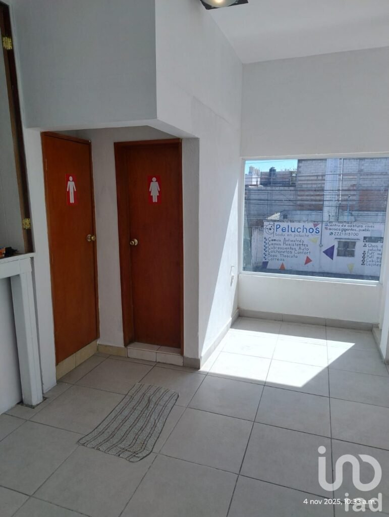 Local sobre 16 de septiembre, a unas calles del CFE de la 16 de sep(planta alta) 30m2 con minibodega