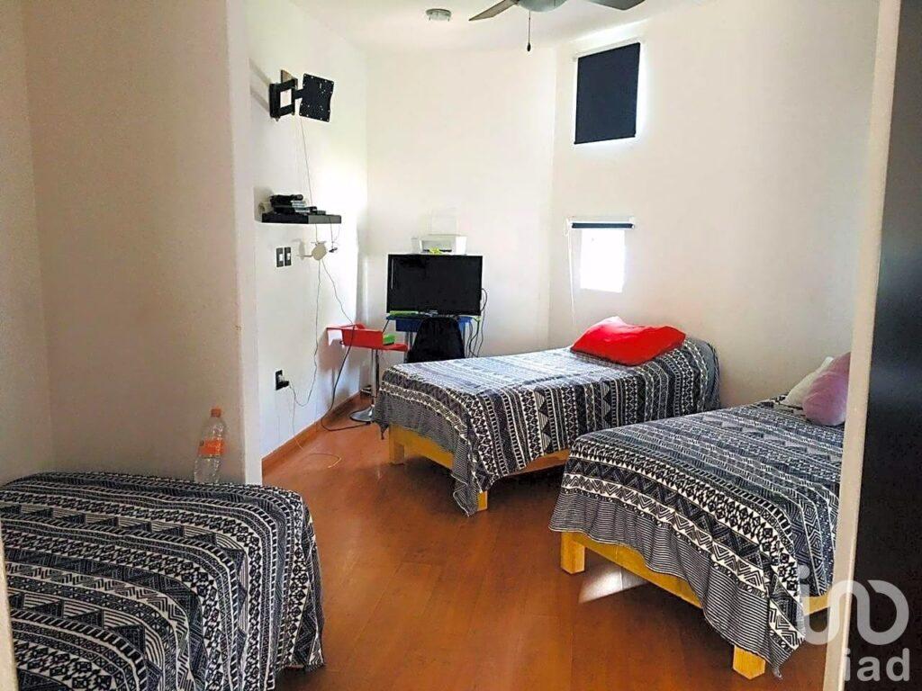 CASA DE 4 RECAMARAS EN PRIVADA CON ACCESO CONTROLADO