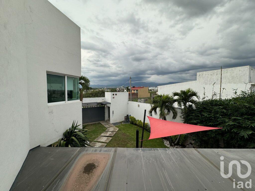 CASA DE 4 RECAMARAS EN PRIVADA CON ACCESO CONTROLADO